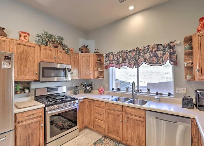 Desert Gem W/ Patio + Grill, Near St. Park! Dom wakacyjny *
