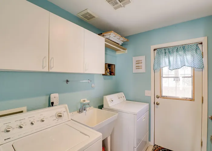 Desert Gem W/ Patio + Grill, Near St. Park! *